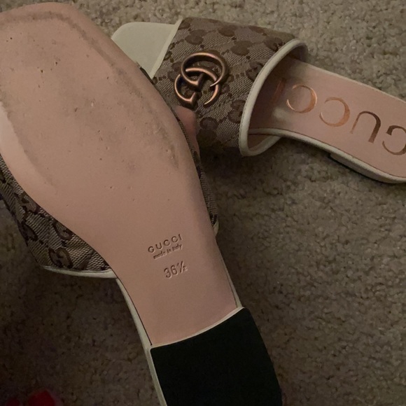 Gucci slippers, brand new only used once.